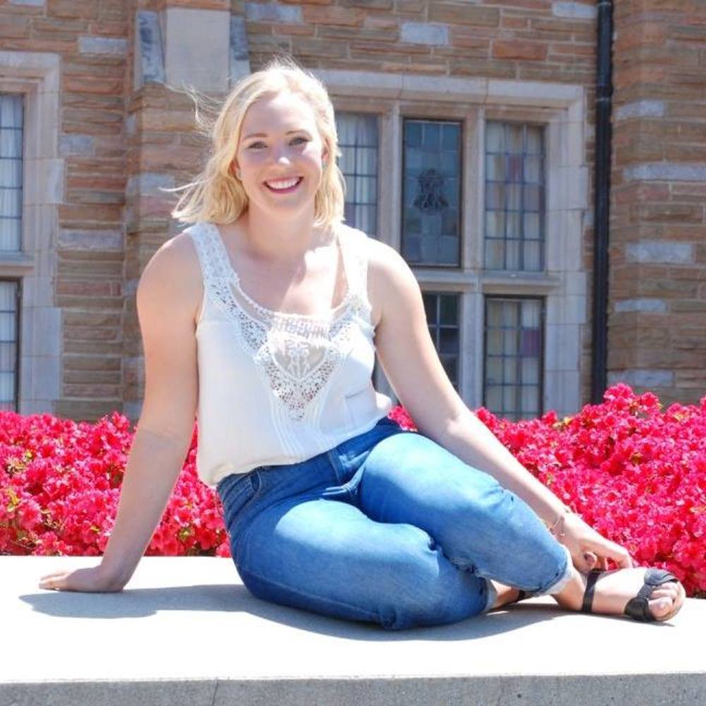 Meet your Posher, Lauren